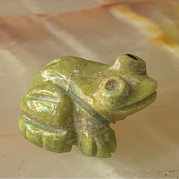 Vintage Hand Carved Frog Figurine Mini Southwest Stone Animal Fetish Serpentine - Picture 4 of 15